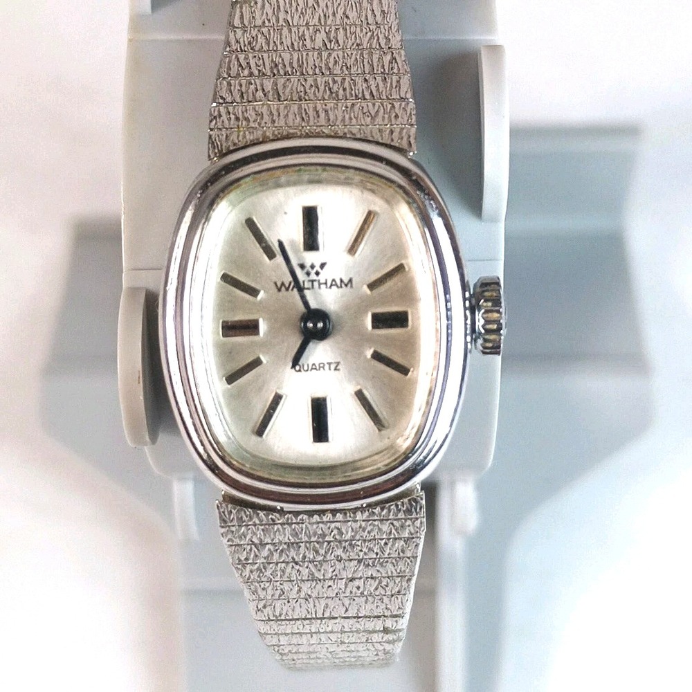 Vintage Waltham Quartz Silver Toned Watch Ladies Adjustable Mesh Bracelet